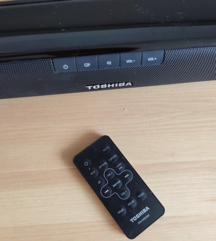 Toshiba TY-WSB600 Soundbar with 